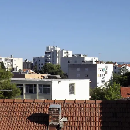 Vujevic בית הארחה 3*
